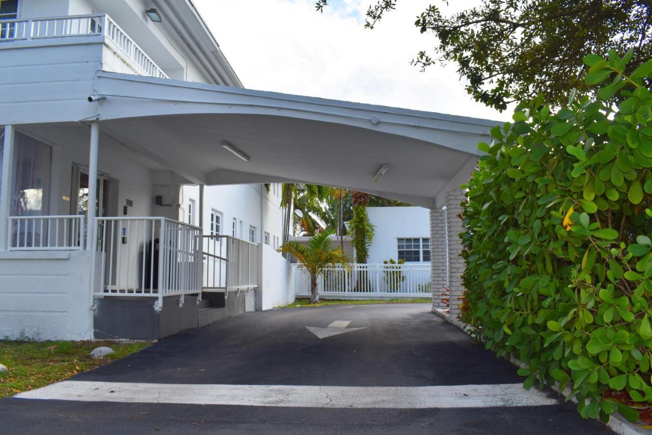 Travelodge By Wyndham Miami Biscayne Bay Exterior photo